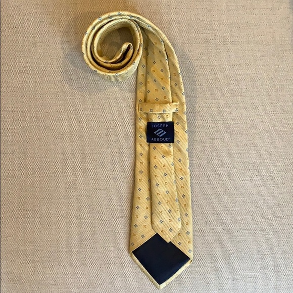 Joseph Abboud Silk Tie - Picture 2 of 4
